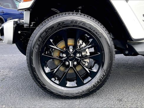 Certified 2022 Jeep Wrangler Unlimited Sahara image 8