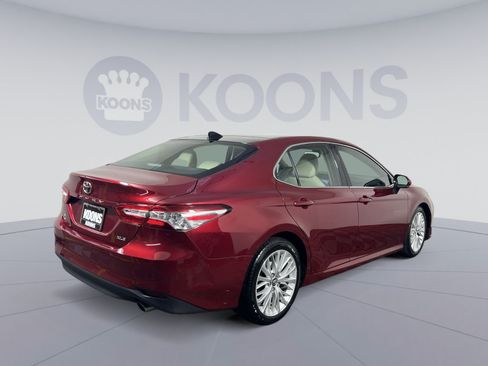 Used 2020 Toyota Camry XLE w/ Navigation Package FWD image 7