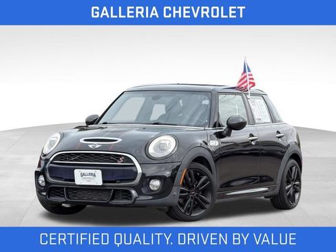 Used 2018 MINI Cooper S FWD image 2