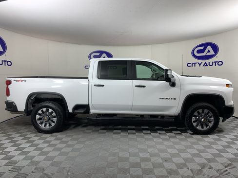 Used 2024 Chevrolet Silverado 2500 Custom w/ Custom Value Package AWD/4WD image 2