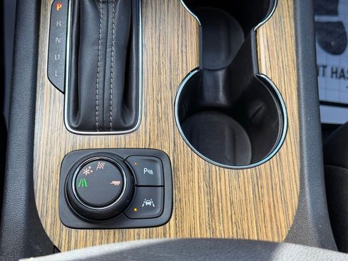 Used 2017 GMC Acadia Denali w/ Technology Package image 18