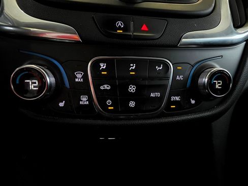 Used 2022 Chevrolet Equinox LT FWD image 36