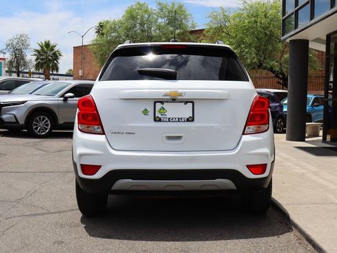 Used 2021 Chevrolet Trax LT AWD/4WD image 11