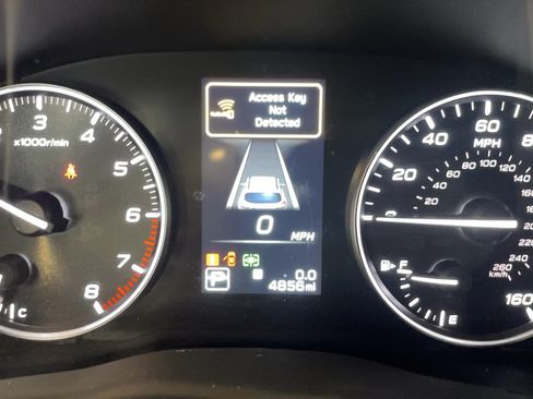 Used 2025 Subaru Ascent Touring AWD/4WD image 9