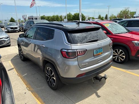 Used 2022 Jeep Compass Limited AWD/4WD image 3