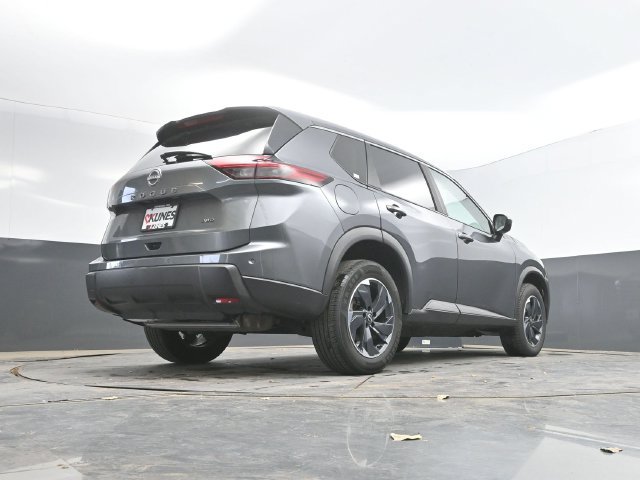 Used 2025 Nissan Rogue SV AWD/4WD image 42