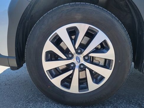 Used 2025 Subaru Outback Premium image 10