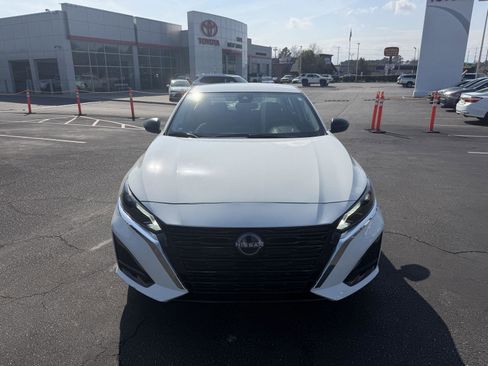 Used 2025 Nissan Altima 2.5 SV image 2