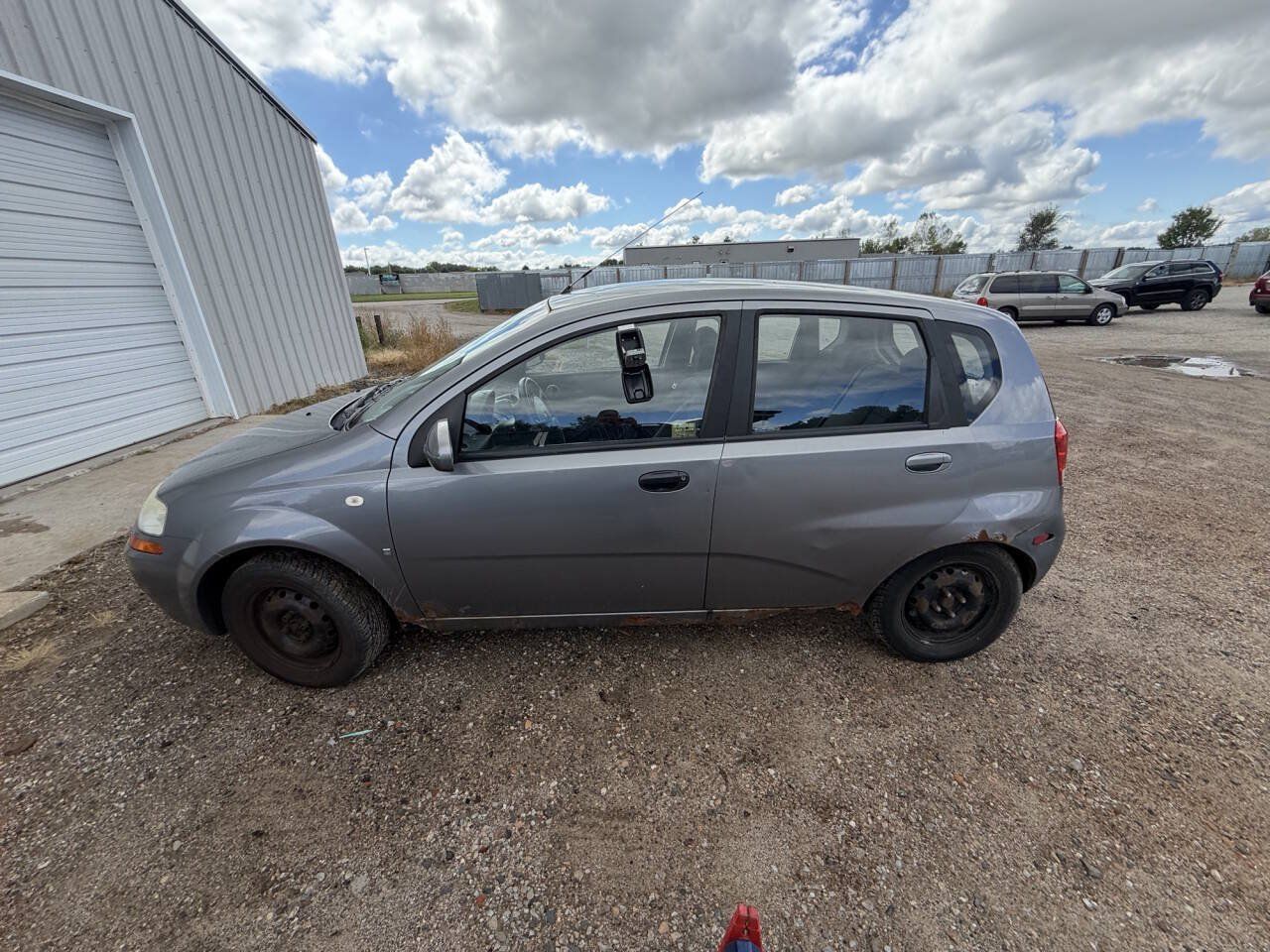 Used 2008 Chevrolet Aveo5 FWD image 2