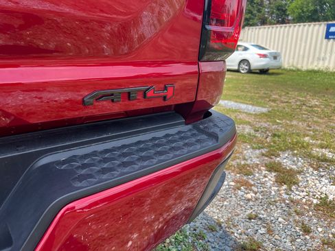 Used 2023 GMC Canyon AT4 AWD/4WD image 4