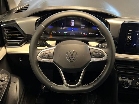 Certified 2025 Volkswagen Taos S FWD image 19
