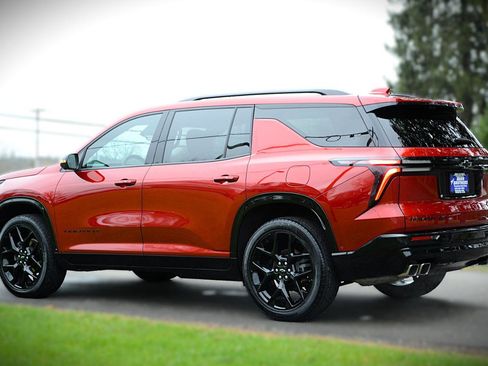 Used 2024 Chevrolet Traverse RS AWD/4WD image 7