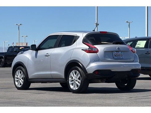 Used 2015 Nissan Juke S FWD image 6