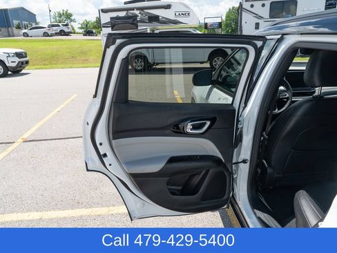 Used 2025 Jeep Compass Limited AWD/4WD image 14