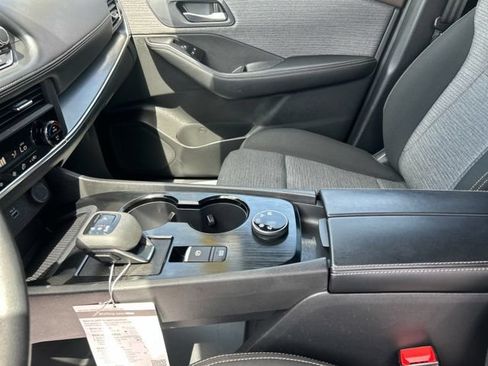 Used 2023 Nissan Rogue SV AWD/4WD image 30