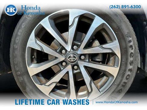 Used 2022 Toyota Corolla Cross XLE image 37