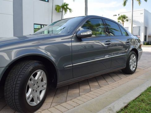Used 2006 Mercedes-Benz E 350 Sedan image 17