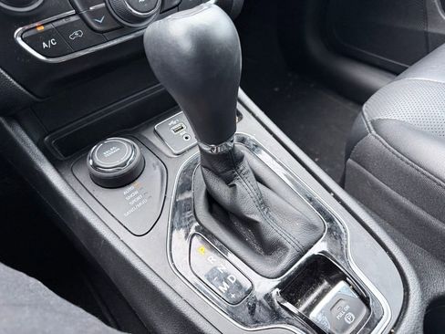 Used 2023 Jeep Cherokee Altitude Lux image 21