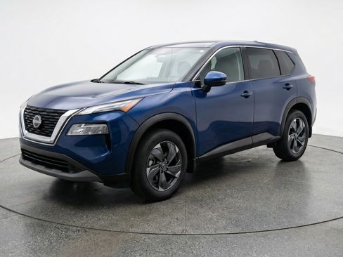 Used 2025 Nissan Rogue SV image 3