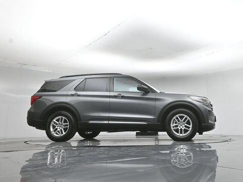 Certified 2025 Ford Explorer Active RWD image 51