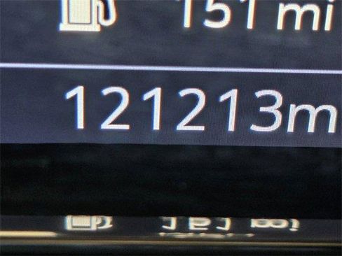 Used 2021 GMC Yukon XL Denali image 26