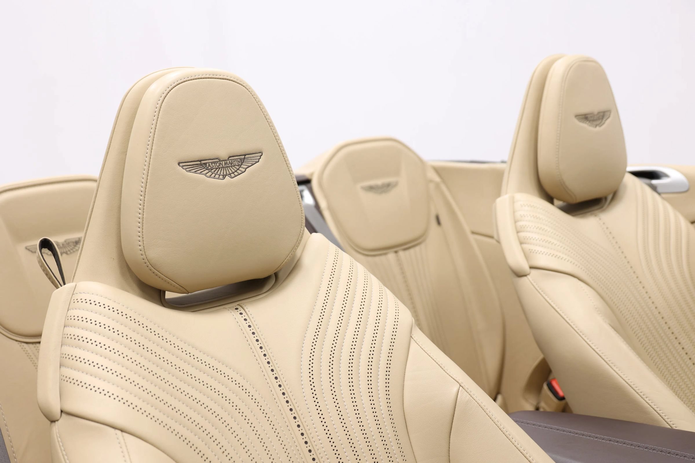 Used 2019 Aston Martin DB11 Volante RWD image 96
