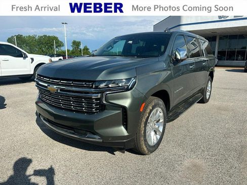 Used 2023 Chevrolet Suburban Premier AWD/4WD image 1