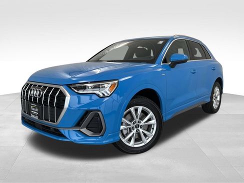 Used 2023 Audi Q3 2.0T Premium AWD/4WD image 2