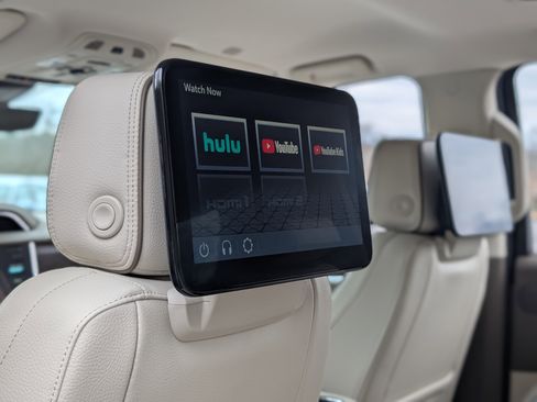 Used 2024 GMC Yukon XL Denali w/ Advanced Technology Package image 38