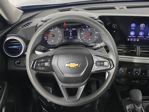 Certified 2024 Chevrolet Trax LS w/ LS Convenience Package FWD image 17