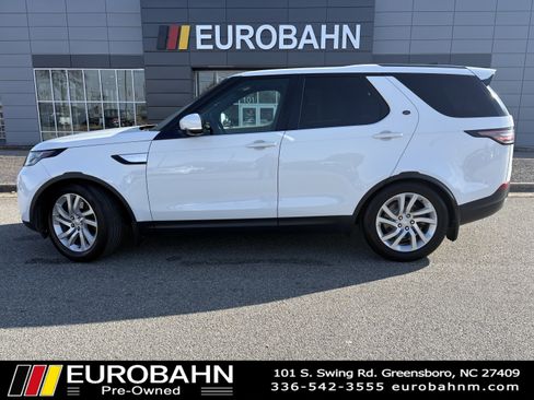 Used 2017 Land Rover Discovery HSE image 2