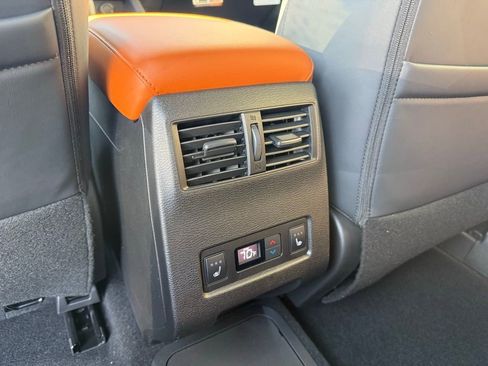 New 2025 Mitsubishi Outlander SEL image 24