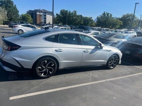 Used 2024 Hyundai Sonata SEL AWD/4WD image 2