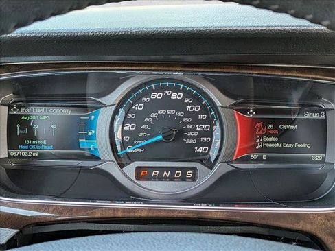 Used 2018 Ford Taurus Limited FWD image 11