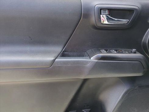 Used 2021 Toyota Tacoma TRD Sport RWD image 11