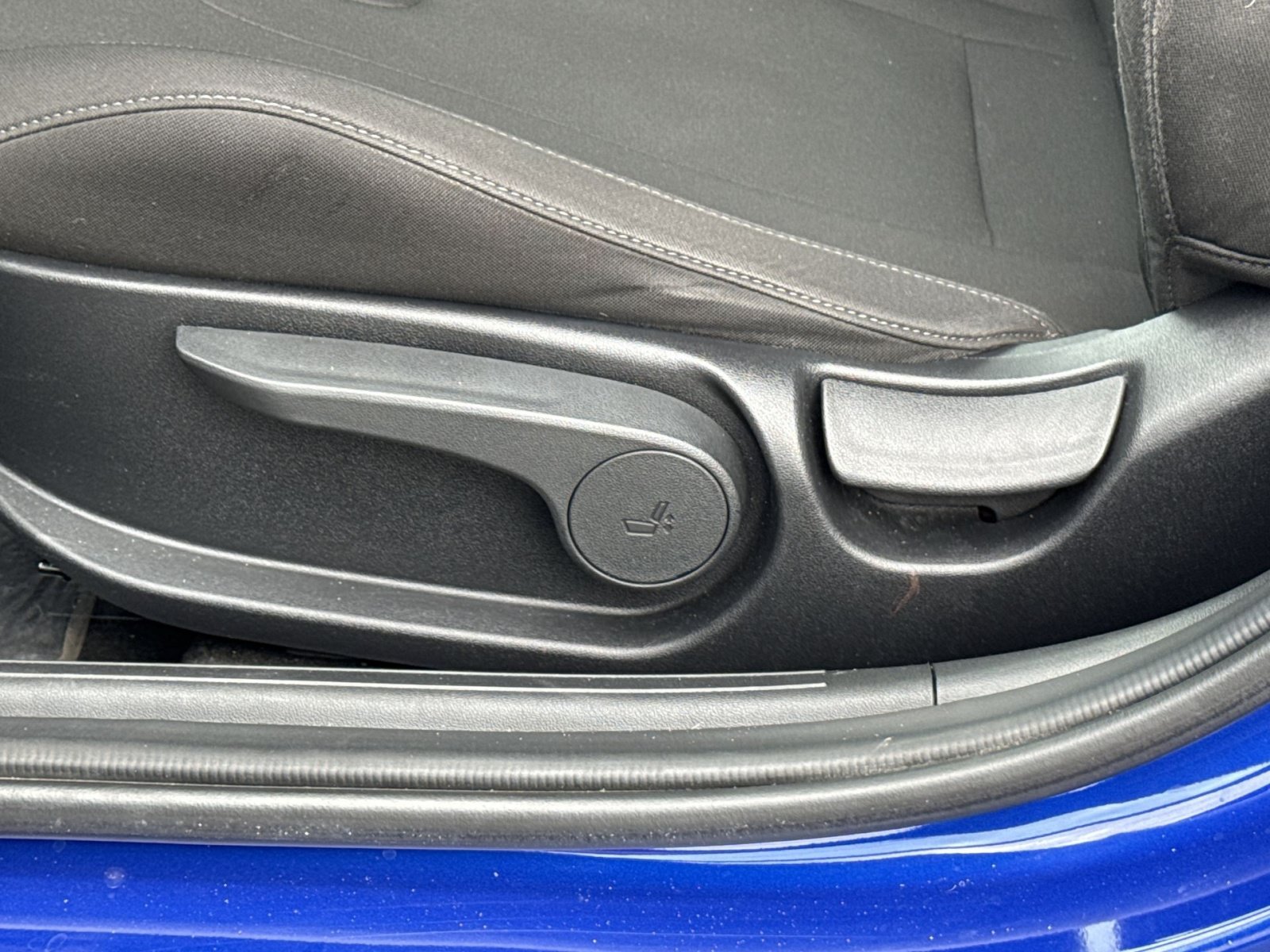 Used 2024 Hyundai Elantra SEL w/ Convenience Package FWD image 14
