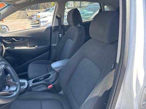Certified 2022 Hyundai Kona SEL AWD/4WD image 6