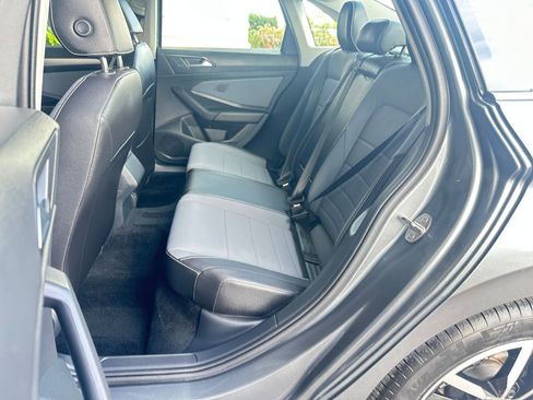 Used 2025 Volkswagen Jetta SE image 41