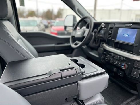 New 2025 Ford F250 XL w/ XL Off-Road Package image 31
