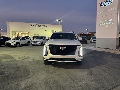 Used 2025 Cadillac Escalade Sport Platinum image 7