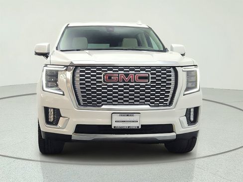 Used 2022 GMC Yukon XL Denali RWD image 2