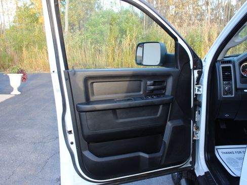 Used 2013 RAM 2500 Tradesman w/ Chrome Appearance Group image 14