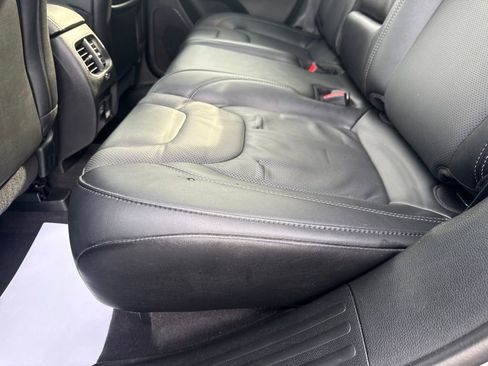 Certified 2022 Jeep Cherokee Limited AWD/4WD image 30