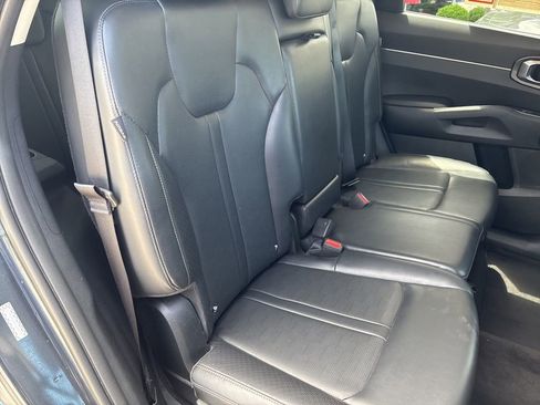 Used 2024 Kia Sorento S FWD image 44