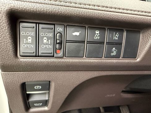 Used 2019 Honda Odyssey EX-L image 19