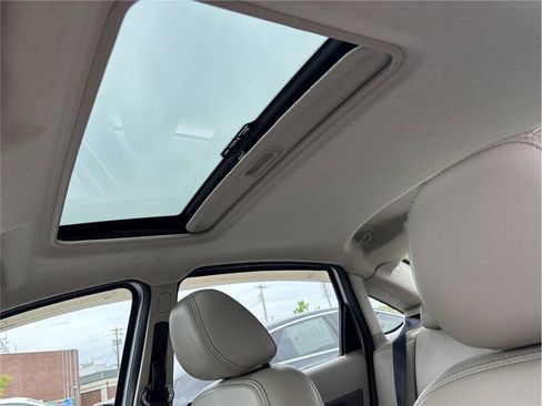 Used 2010 Ford Focus SEL FWD image 15