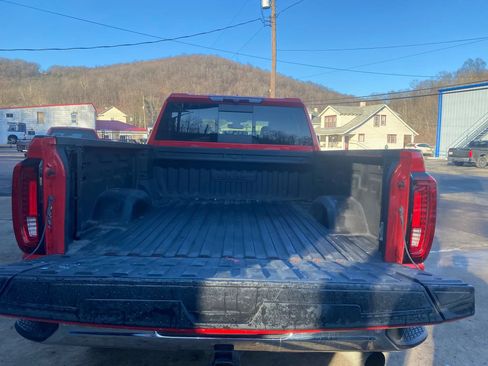 Used 2023 GMC Sierra 3500 SLT w/ SLT Premium Package AWD/4WD image 6