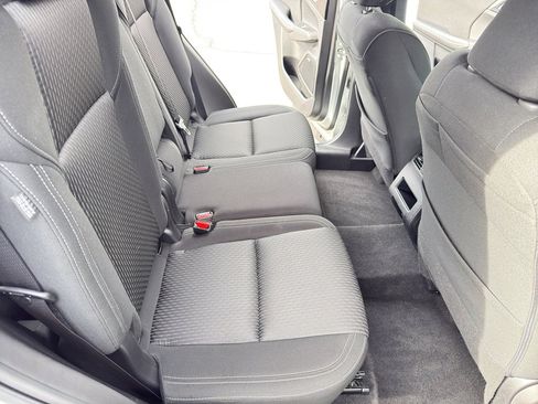 Used 2025 Mitsubishi Outlander ES image 28