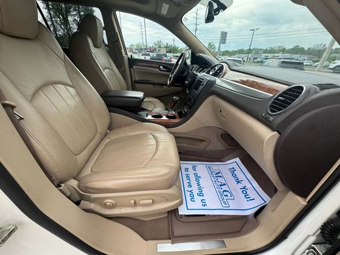 Used 2010 Buick Enclave CXL image 33