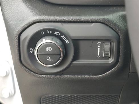 Certified 2023 Jeep Gladiator Sport S image 27